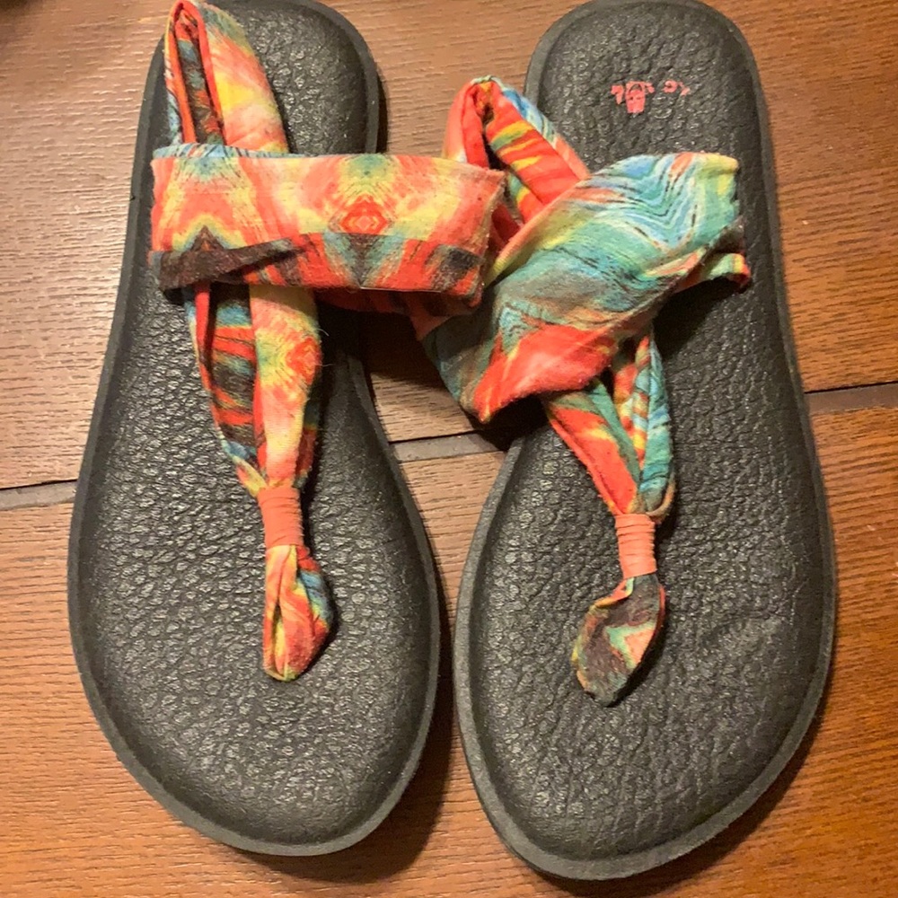 Sanuk sandals. Sz 7